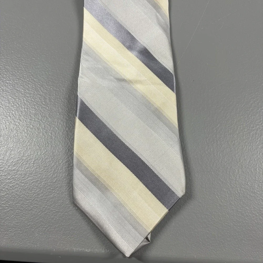 Nicole Miller Tie NWT Silk Modern Stripe Neutral Colors Gray Ivory Professional